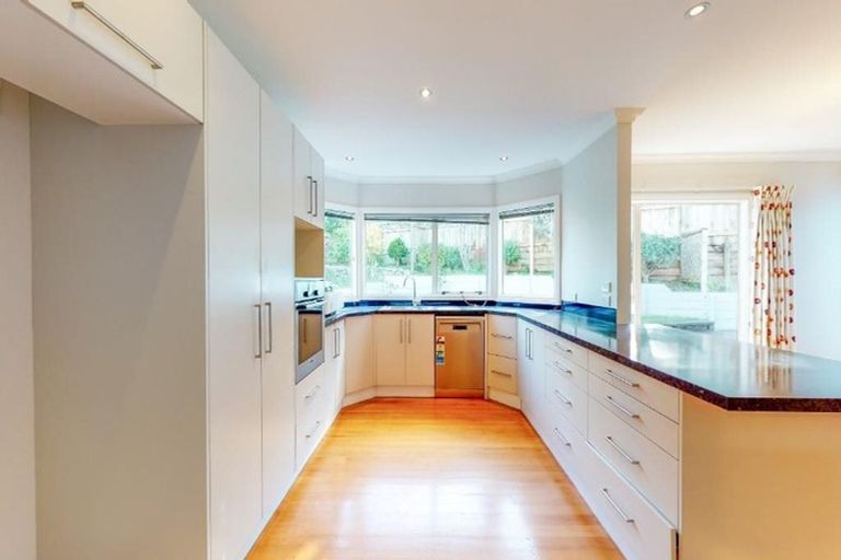 Photo of property in 24 Saunders Close, Whitby, Porirua, 5024