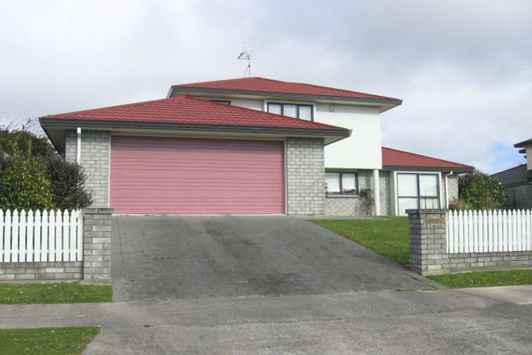 Photo of property in 100 Pacific Drive, Fitzherbert, Palmerston North, 4410