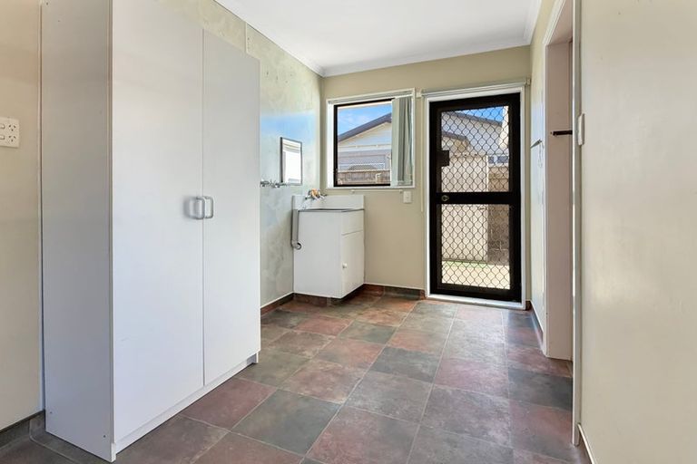 Photo of property in 50 Winchester Street, Levin, 5510