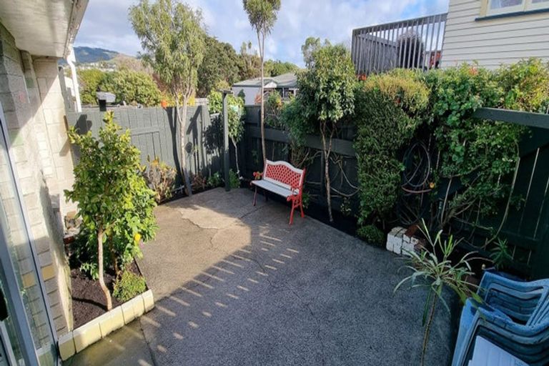Photo of property in 5 Bay Drive, Titahi Bay, Porirua, 5022