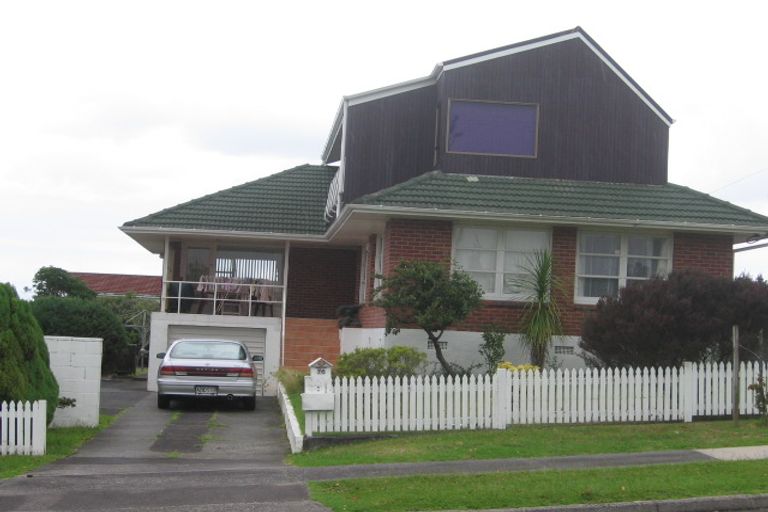 Photo of property in 76 Ocean View Road, Northcote, Auckland, 0627