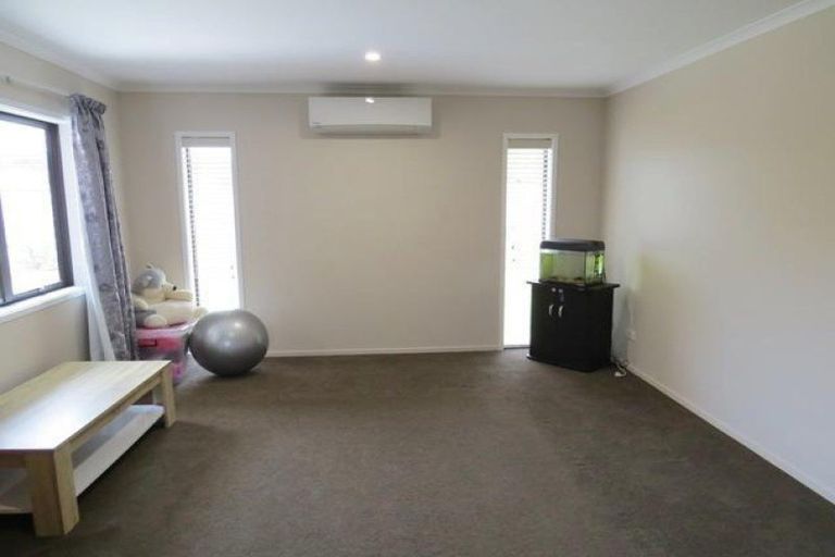 Photo of property in 35 Cyrus Street, Whalers Gate, New Plymouth, 4310