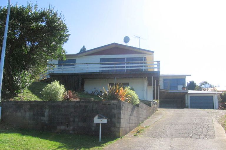 Photo of property in 24 Centennial Drive, Whitianga, 3510