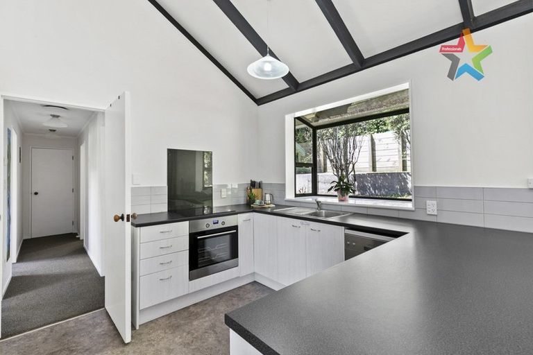 Photo of property in 13 Ruth Grove, Karori, Wellington, 6012