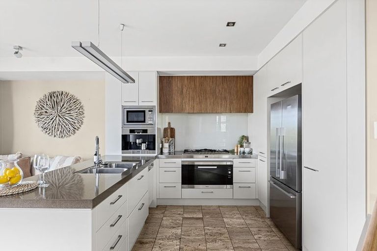 Photo of property in 30 Little Compton Mews, Snells Beach, 0920