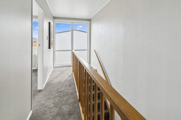 Photo of property in 6/55 Apu Crescent, Lyall Bay, Wellington, 6022