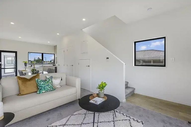 Photo of property in 11e Barrie Avenue, Papatoetoe, Auckland, 2025