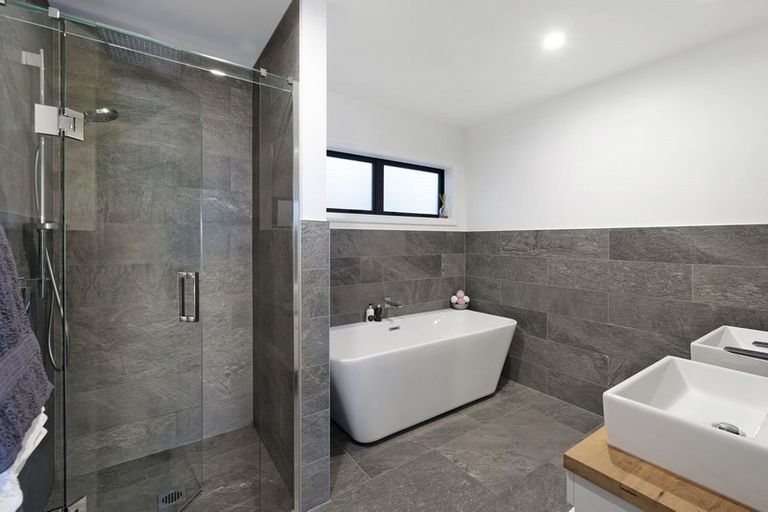 Photo of property in 393 Paremoremo Road, Paremoremo, Auckland, 0632