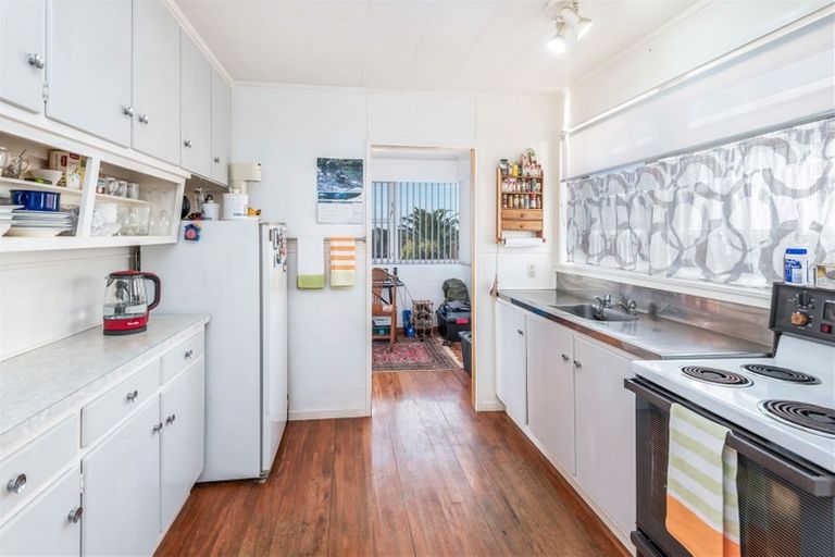 Photo of property in 25 Borrowdace Avenue, Botany Downs, Auckland, 2010