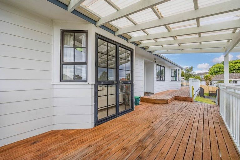 Photo of property in 13 Santiago Crescent, Unsworth Heights, Auckland, 0632