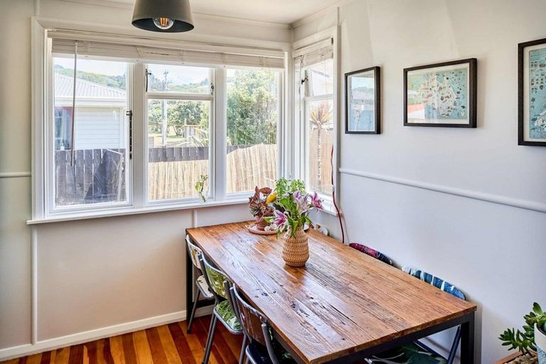 Photo of property in 49a Piko Street, Titahi Bay, Porirua, 5022