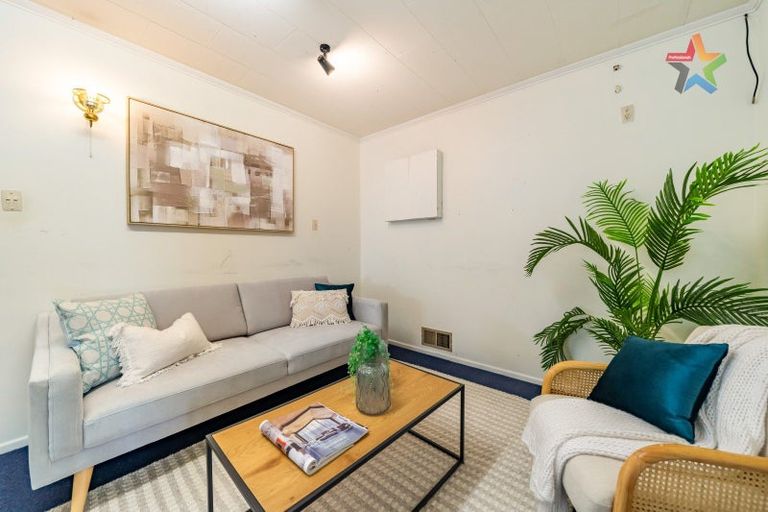 Photo of property in 111 Tirohanga Road, Tirohanga, Lower Hutt, 5010