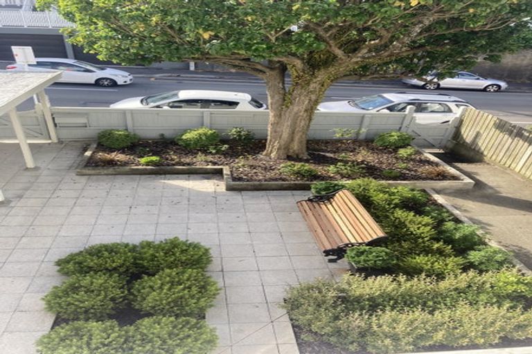 Photo of property in 23 Tinakori Road, Thorndon, Wellington, 6011