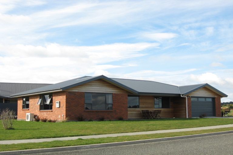 Photo of property in 2 Anderson Place, Te Anau, 9600
