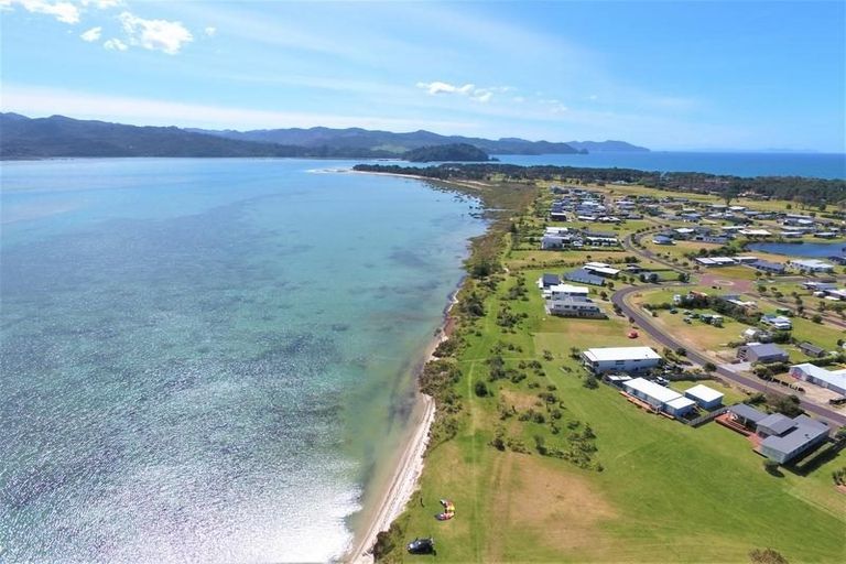 Photo of property in 116 Ti Kouka Crescent, Matarangi, Whitianga, 3592