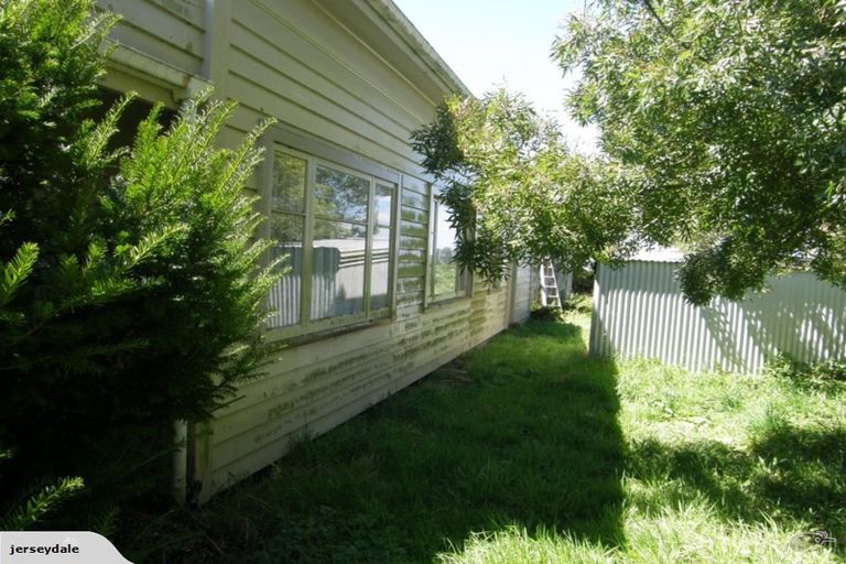 Photo of property in 42 Cardiff Road, Cardiff, Stratford, 4391