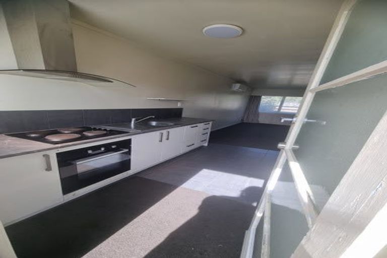 Photo of property in 1/39b Harrington Road, Henderson, Auckland, 0610