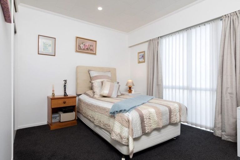 Photo of property in 2 Magnolia Drive, Westown, New Plymouth, 4310