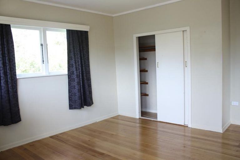 Photo of property in 12 Candia Road, Swanson, Auckland, 0612