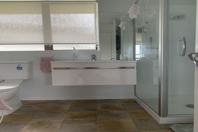 Photo of property in 1/20 Delshaw Avenue, Stanmore Bay, Whangaparaoa, 0932