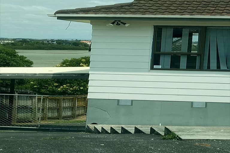 Photo of property in 17 Montego Place, Weymouth, Auckland, 2103