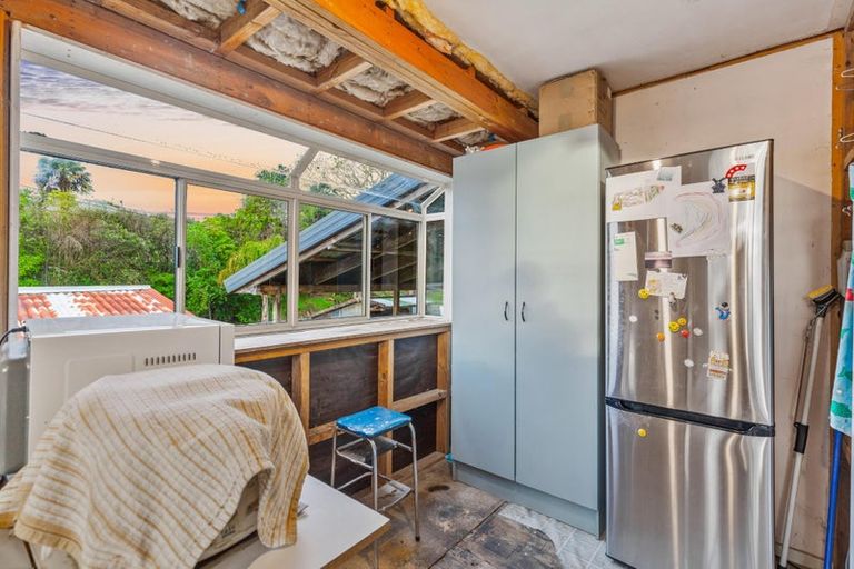 Photo of property in 69 Mcleod Road, Te Atatu South, Auckland, 0610