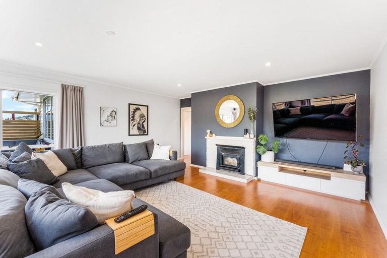 Photo of property in 82 Holborn Drive, Stokes Valley, Lower Hutt, 5019
