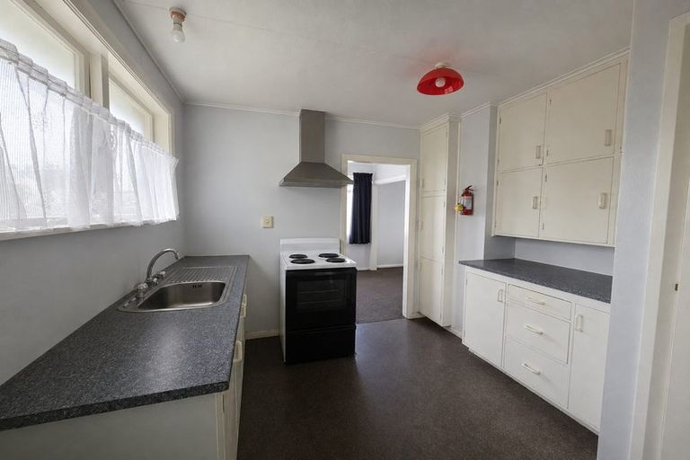 Photo of property in 180 Puriri Street, Castlecliff, Whanganui, 4501