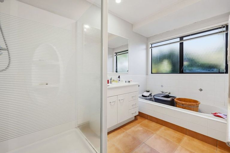 Photo of property in 42 Murvale Drive, Bucklands Beach, Auckland, 2014