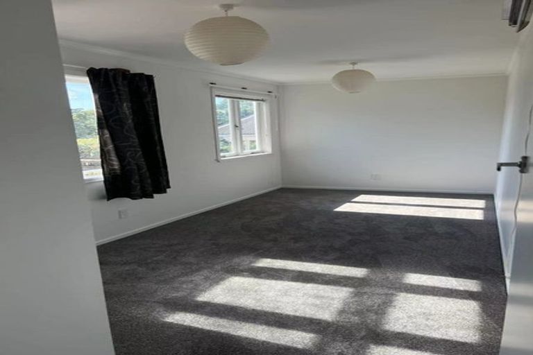 Photo of property in 10 Macnay Way, Murrays Bay, Auckland, 0630