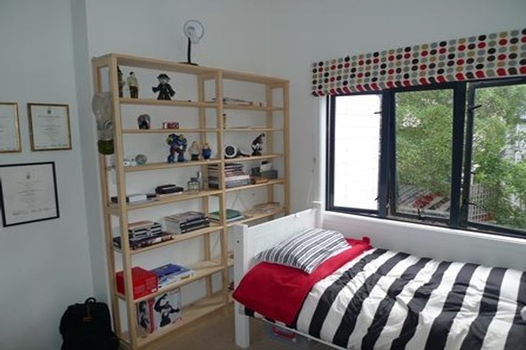 Photo of property in 15 Cavalry Close, Crofton Downs, Wellington, 6035