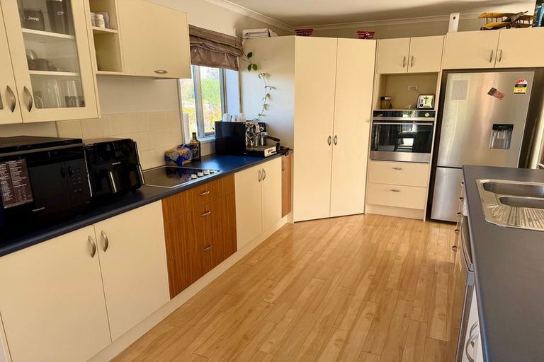 Photo of property in 15 Hawkins Place, Rangiora, 7400