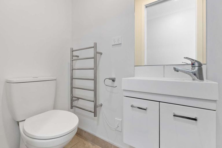 Photo of property in 2/113 Knighton Road, Hillcrest, Hamilton, 3216