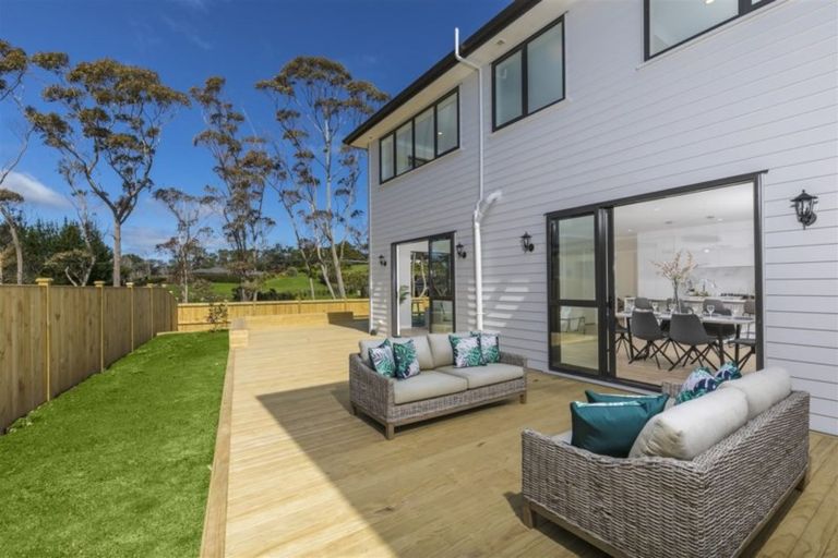 Photo of property in 48 Mettam Drive, Swanson, Auckland, 0614