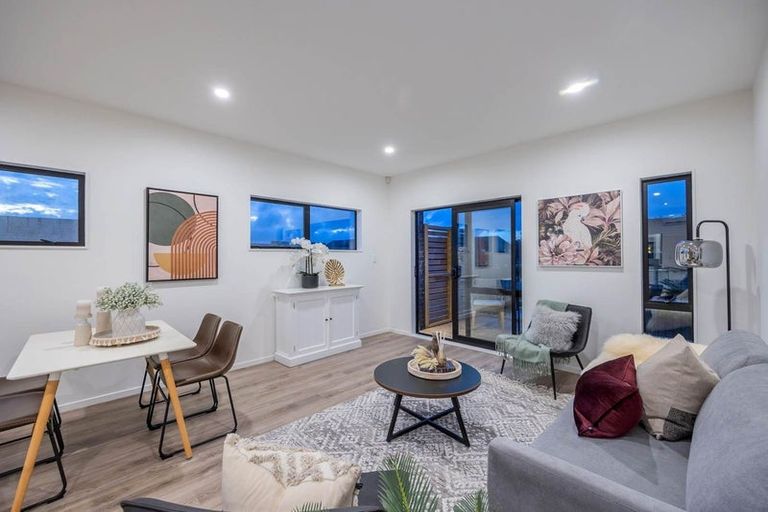 Photo of property in 10 Kari Lane, Kumeu, 0810