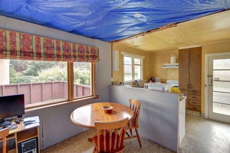 Photo of property in 99 Hocken Street, Kenmure, Dunedin, 9011