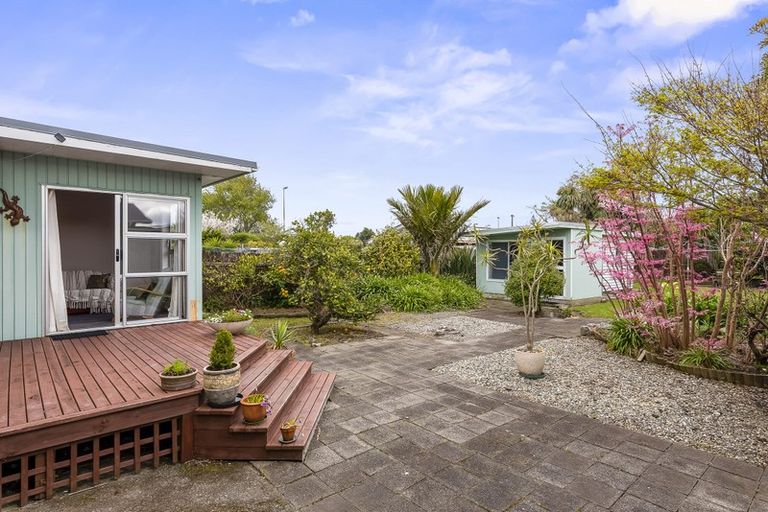 Photo of property in 26 Mazengarb Road, Paraparaumu Beach, Paraparaumu, 5032