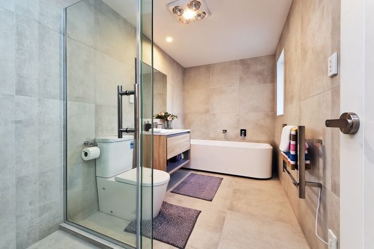 Photo of property in 46b Willerton Avenue, New Lynn, Auckland, 0600