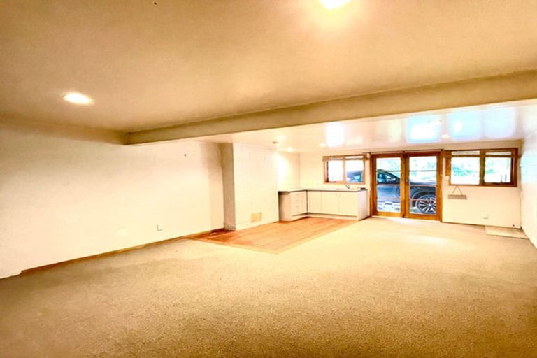 Photo of property in 211 Lake Road, Belmont, Auckland, 0622