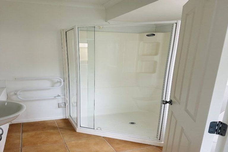 Photo of property in 5 Attymon Lane, East Tamaki, Auckland, 2016