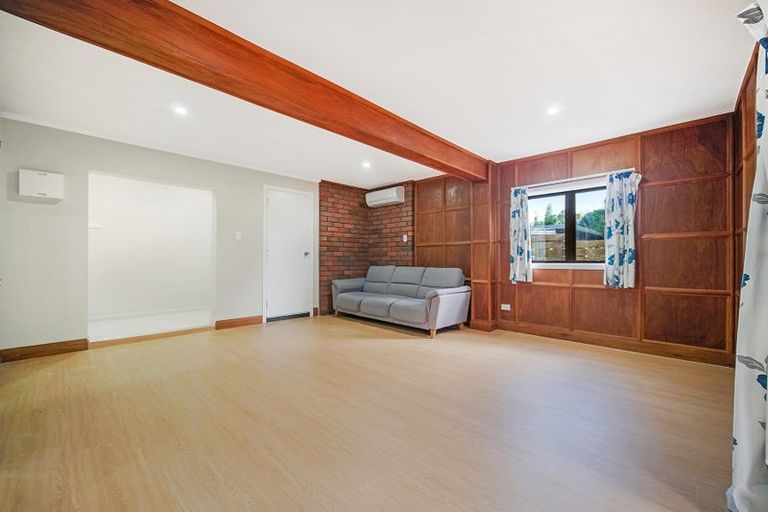 Photo of property in 12 Glenbush Place, Birkenhead, Auckland, 0626