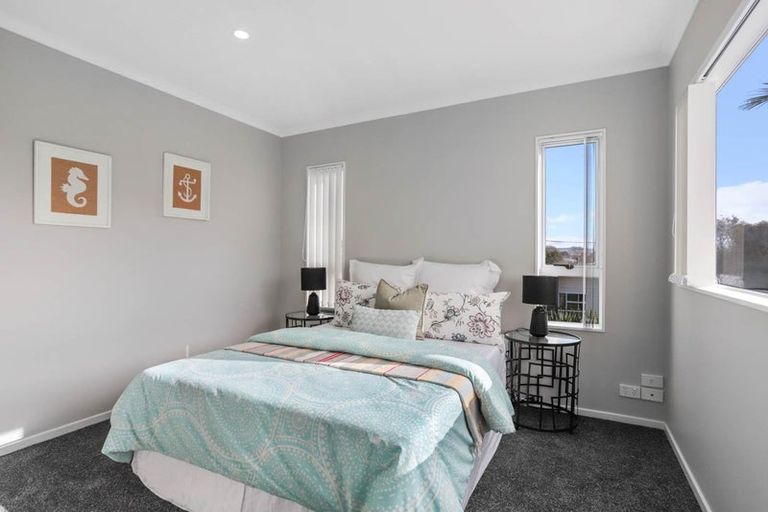 Photo of property in 20a Karamu Street, Te Atatu Peninsula, Auckland, 0610