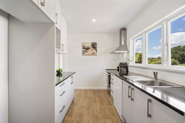 Photo of property in 9 Eskdale Road, Birkdale, Auckland, 0626