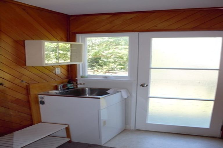 Photo of property in 2/230 Glamorgan Drive, Northcross, Auckland, 0630