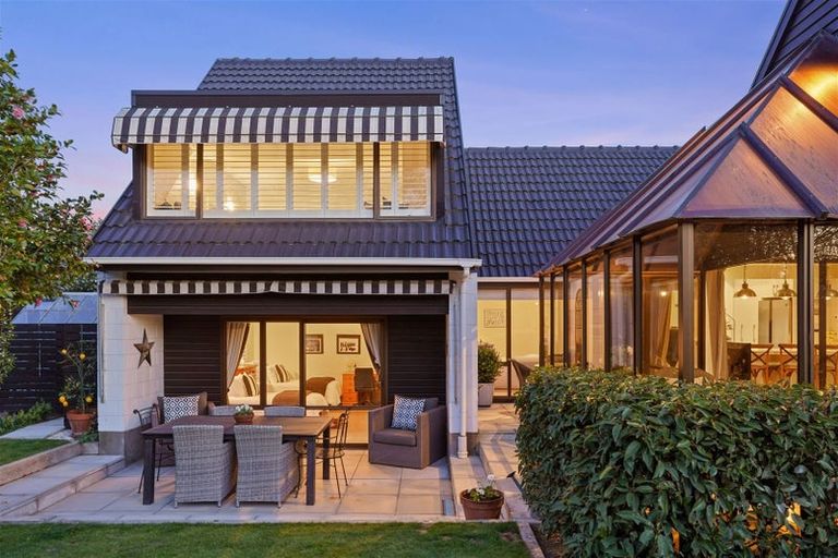 Photo of property in 33 Lavandula Crescent, Burnside, Christchurch, 8042