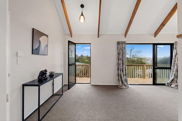 Photo of property in 1/40 Lilburn Crescent, Massey, Auckland, 0614