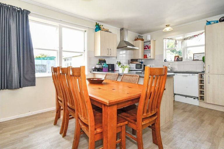 Photo of property in 14 Orion Street, Papakura, 2110