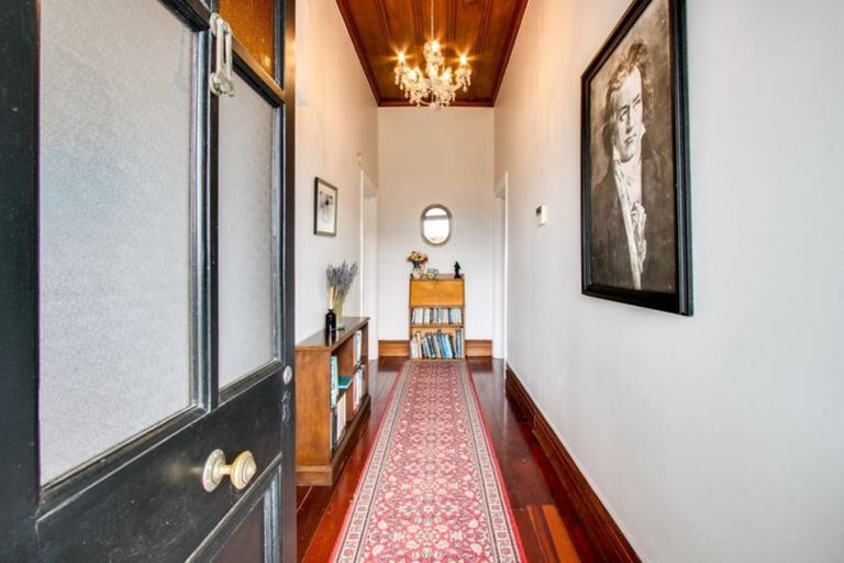 Photo of property in 92 Auckland Road, Greenmeadows, Napier, 4112