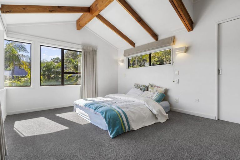 Photo of property in 5 Telephone Road, Birkenhead, Auckland, 0626