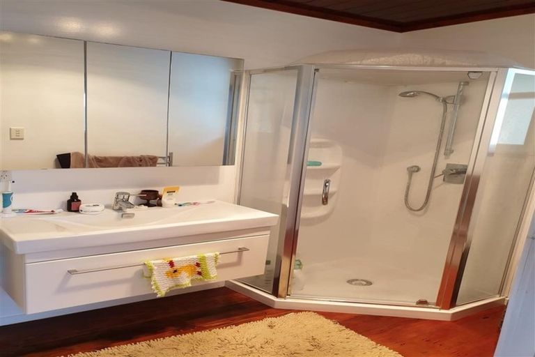 Photo of property in 33 Moana Road, Plimmerton, Porirua, 5026